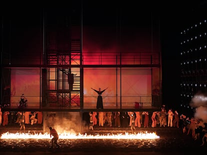 Plano general de la representación de 'Medea' en el Teatro Real, el martes 19 de septiembre.