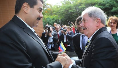 Lula con Nicol&aacute;s Maduro, el jueves en Brasilia.