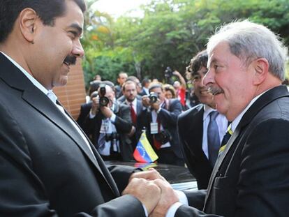 Lula con Nicol&aacute;s Maduro, el jueves en Brasilia.