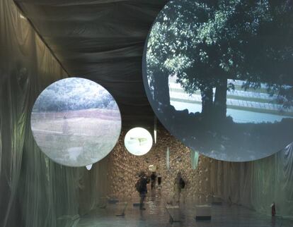 Interior del Pabellón Catalonia in Venece. XVI Bienal de Venecia.