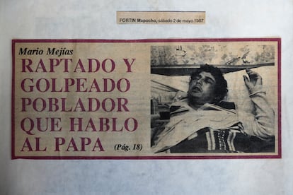 Recortes de periódicos de la epoca, el poblador de Lo Hermida Mario Mejias, denunció ante el Papa Juan Pablo II las torturas de la dictadura en 1987, en La Bandera, Santiago.