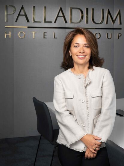 Palladium Hotel Group ha anunciado la incorporación de Maria Porta como miembro del consejo de administración. Tiene más de 22 años de experiencia en el sector financiero en España y Reino Unido, forjada principalmente en UBS y Barclays, dentro de las áreas de asesoramiento a family offices globales y estrategia corporativa para empresas familiares, responsabilidad social corporativa y desarrollo de negocio. Ha sido, además, consejera delegada de Saranac Partners. 