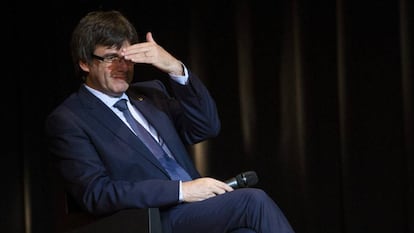 El president de la Generalitat, Carles Puigdemont, en un moment d'un acte públic sobre la situació política que viu Catalunya.