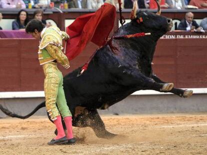 Antonio Nazaré, en la faena a su segundo toro.