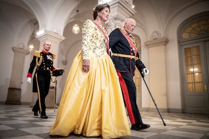 Los reyes Harald y Sonia de Noruega en el banquete organizado en honor al 50? aniversario del ascenso al trono de la reina Margarita de Dinamarca, el 11 de septiembre de 2022. 