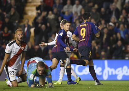 Luis Suárez, celebra la consecución del primer gol de su equipo.