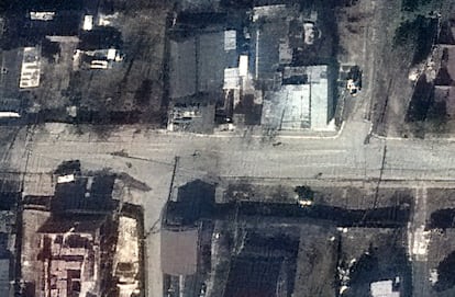 Imagen tomada por satélite el 4 de abril de la avenida Yablonska en Bucha.