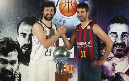 Sergio Llull y Juan Carlos Navarro, en la presentación de la final de la Liga ACB, en Madrid, entre el Real Madrid y Barcelona, EL 19 de junio de 2015.