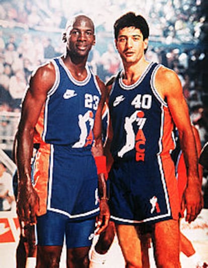 Jordi Villacampa con Michael Jordan en 1990.