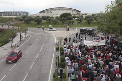 Protesta vecinal por los incovenientes que se producen en el barrio cada vez que hay partido en el estadio Wanda Metropolitano.