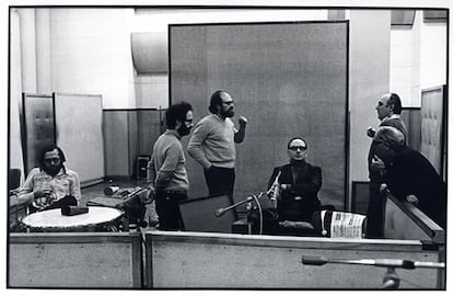 El grupo de improvisación Nuova Consonanza. De izquierda a derecha Giancarlo Schiaffini, Antonello Neri, Roberto Masotti, Ennio Morricone, Egisto Macchi y Franco Evangelisti. / @ Roberto Masotti - archivio giovanni piazza / Wikipedia