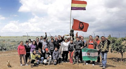 Jornaleros del SAT en la finca Somontes, en Palma del Río.