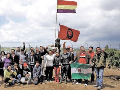 Jornaleros del SAT en la finca Somontes, en Palma del Río.