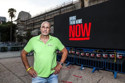 Gary Jackob showing solidarity with the families of the hostages, on Friday, October 27, in Tel Aviv.