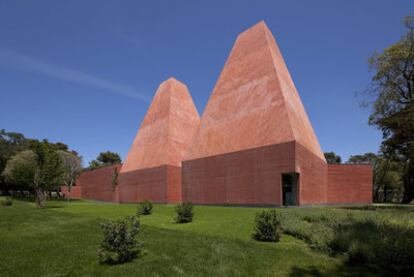 La Casa das Histórias en Ibiza, obra del portugués Eduardo Souto de Moura, premiado con el Pritzker, <i>el Nobel de la arquitectura</i>.