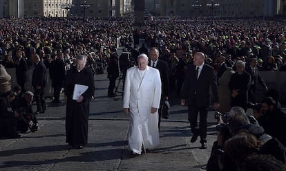 O papa Francisco na praça de São Pedro, em fevereiro de 2016.