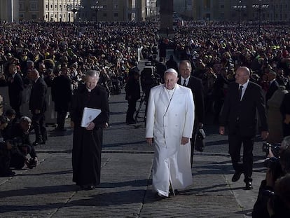 El papa Francisco en la plaza de San Pedro en febrero de 2016.