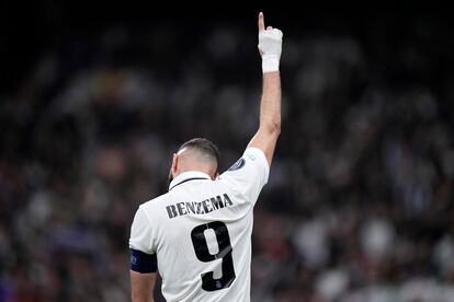 Benzema celebra el gol.