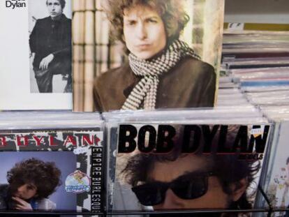 Vista de varios álbumes de Bob Dylan.