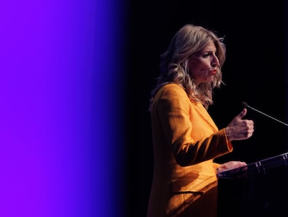 La vicepresidenta segunda  y líder de Sumar, Yolanda Díaz, interviene este lunes en el foro ‘Fondos Europeos III: España, por el liderazgo global en economía verde y digital’, en Madrid.