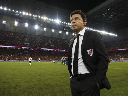 Marcelo Gallardo, entrenador de River Plate, antes del comienzo de un partido de la Recopa Sudamericana.