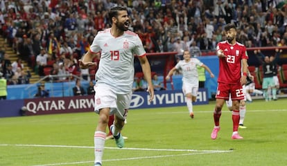 Diego Costa comemora gol marcado contra o Irã.