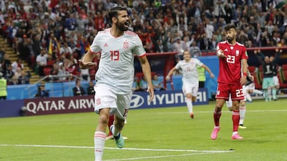 Diego Costa comemora gol marcado contra o Irã.