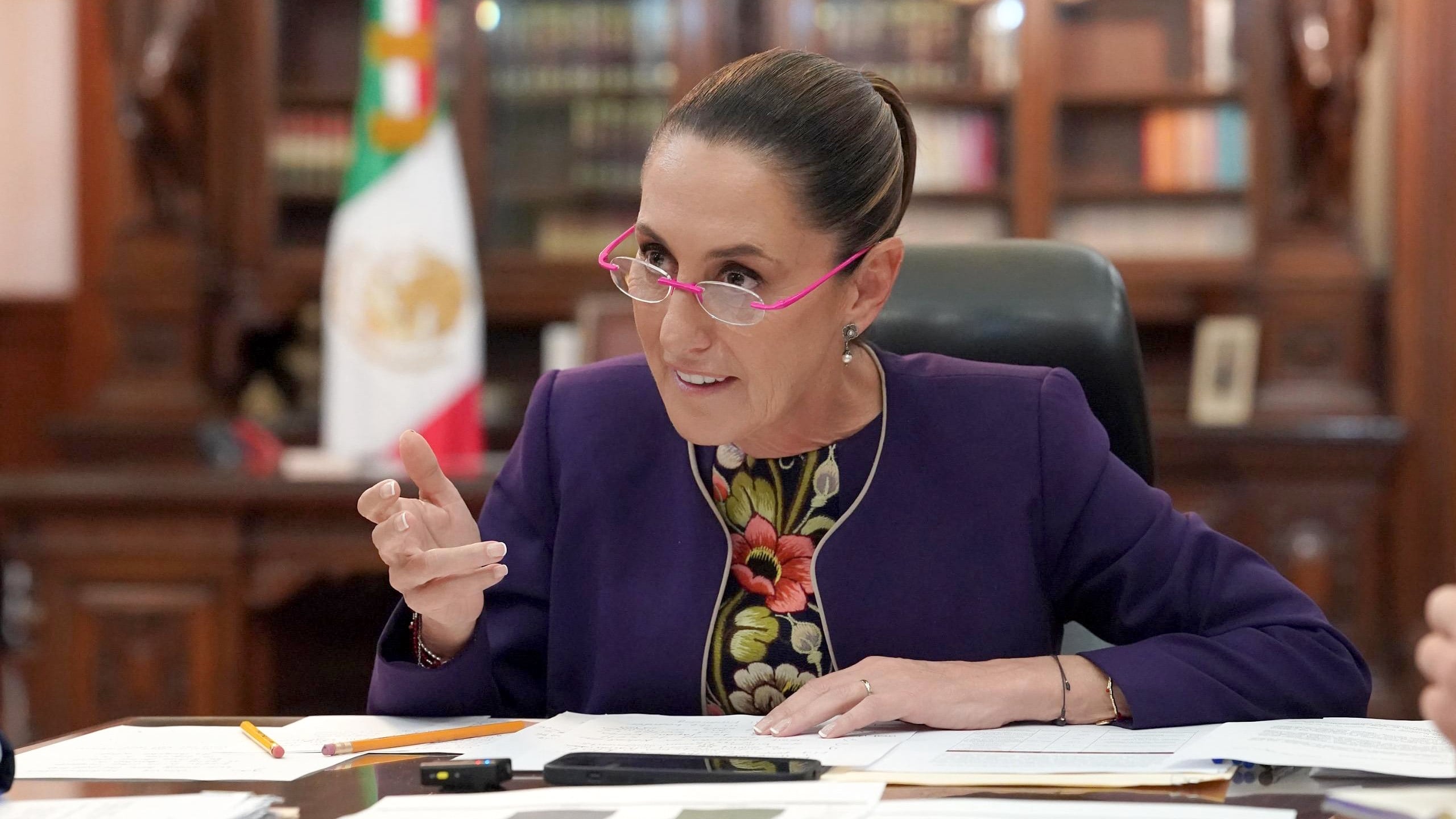 Trump mantiene los aranceles actuales del 25% a México y da 90 días más para negociar un acuerdo