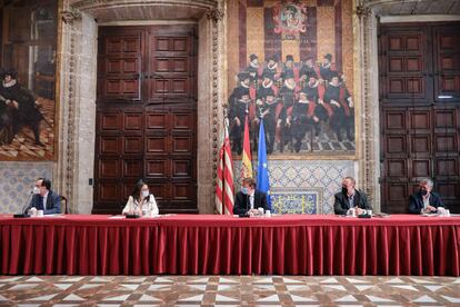 Ximo Puig preside la reunión de la Mesa de Diálogo Social de la Comunidad Valenciana.