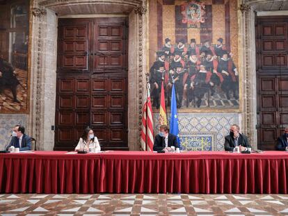 Ximo Puig preside la reunión de la Mesa de Diálogo Social de la Comunidad Valenciana.