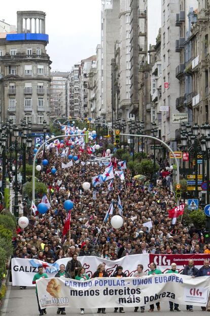 Manifestación convocada por la CIG en Vigo, según el sindicato nacialista más 30.000 protestaron por los recortes del Gobierno y de la Xunta