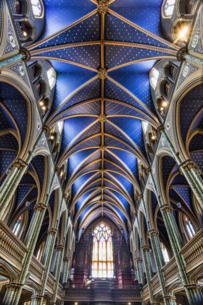 Interior de la catedral de Notre-Dame, en Montreal (Canadá).