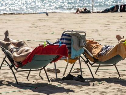  Turistas en Benidorm Mònica Torres EL PAÍS