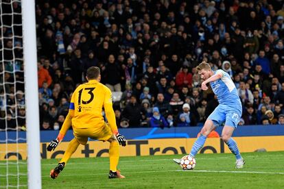 De Bruyne, en el momento de marcar el único tanto del partido.