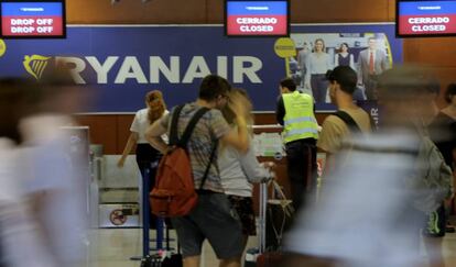Mostradores de Ryanair en el Prat este miércoles por la mañana.