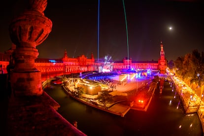 Concierto de Jean Michel Jarre en el Icónica Sevilla Fest de la Plaza de España, con su lago semicircular, el pasado 8 de julio. 