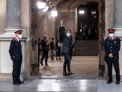 El presidente de Òmnium Cultural, Jordi Cuixart, llega al Palacio de la Generalitat para la toma de posesión de Pere Aragonès como presidente, este 24 de mayo.
