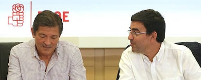 Javier Fernández and Mario Jiménez are temporarily heading the PSOE.