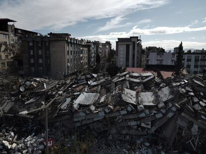 Vista area de la destruccin en Kahramanmaras, una de las ciudades arrasadas por el terremoto de Turqua.