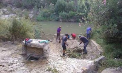 Patrulla vecinal de limpieza de Navajas.