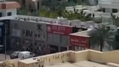 El momento en el que Irán bombardea una base militar estadounidense en Baréin como represalia al ataque de EE UU e Israel