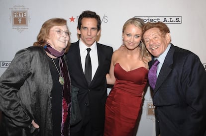 Anne Meara, Ben Stiller, Christine Taylor y Jerry Stiller