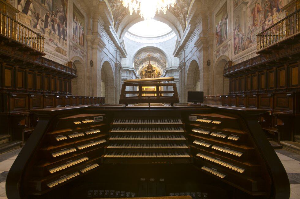 Órgano del coro de la basílica.