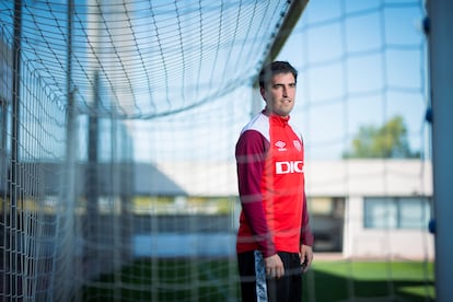 Andoni Iraola en la ciudad deportiva del Rayo Vallecano.