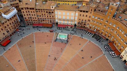 Vista aérea de la Piazza del Campo del Siena (Italia).