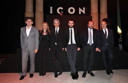 Fiesta del lanzamiento de la revista 'ICON'. Julio Alonso, Joana Bonet, Javier Moreno, Lucas Arraut, Jose Luis Sainz y Oscar Becerra.