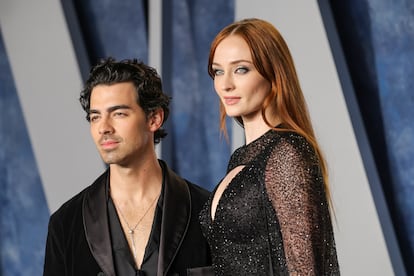 Joe Jonas y Sophie Turner en la fiesta de Vanity Fair posterior a los premios Oscar, el 12 de marzo de 2023 en Beverly Hills, California.
