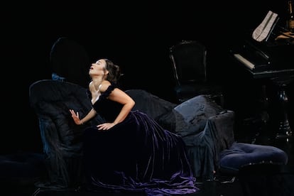 La soprano Nadine Sierra, durante el primer acto de ‘La traviata’, el pasado 17 de enero en el Liceu de Barcelona.