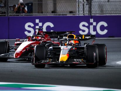 Verstappen y Lecrerc, durante la última carrera.