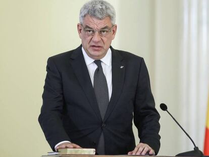Mihai Tudose jura el cargo, en junio de 2017, en Bucarest.
